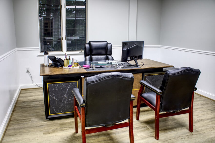 More Photos Of 10521 Judicial Dr, Fairfax Medical For Sale