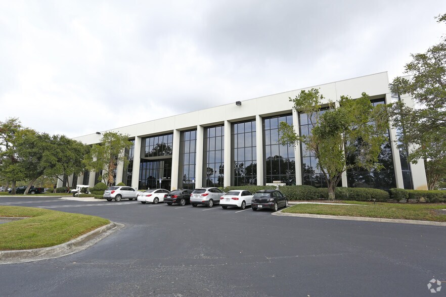 More Photos Of 877 Executive Center Dr W, Saint Petersburg Office For Lease