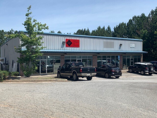 Primary Photo Of 1064 GA-16, Newnan Showroom For Lease