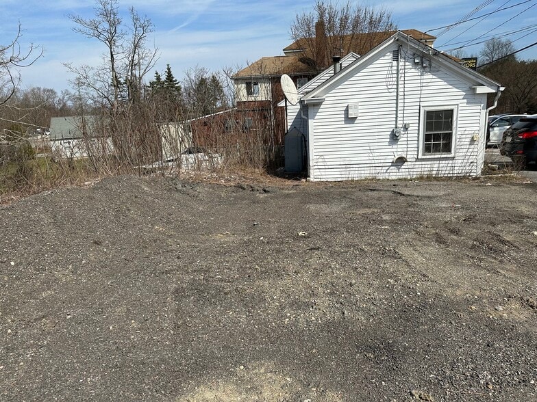 More Photos Of 69 Turnpike Rd, Southborough Land For Lease