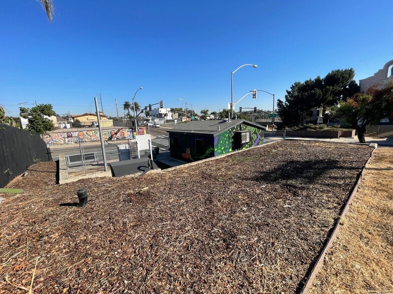 More Photos Of 3193 Imperial Ave, San Diego Freestanding For Lease