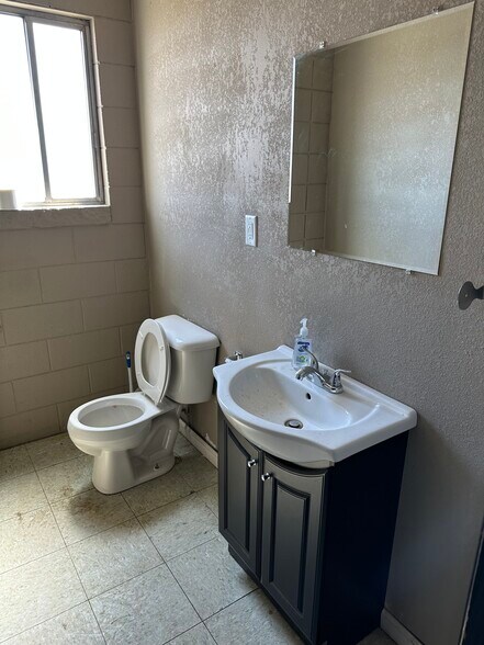 More Photos Of 2279 Six Mile Rd, Casper Distribution For Lease