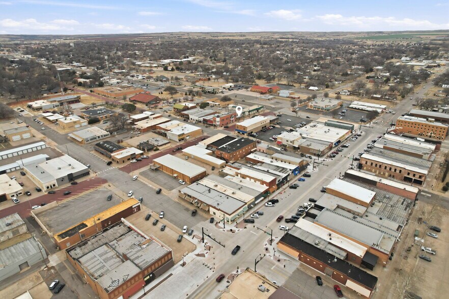 More Photos Of 115 N Jefferson Ave, Elk City Office For Sale