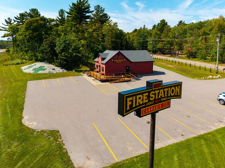 Primary Photo Of 162 Heritage Dr, Negaunee Freestanding For Sale