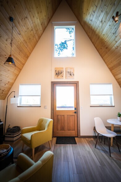 More Photos Of 37 NW Second St, Stevenson Hospitality For Sale