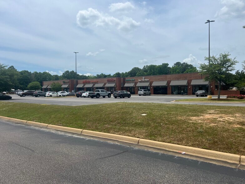 More Photos Of 9168 Eastchase Pky, Montgomery Unknown For Lease