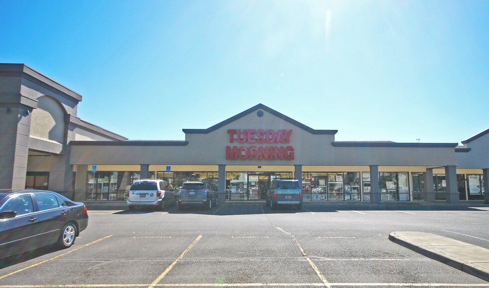 More Photos Of 1003-1011 Valley River Way, Eugene Unknown For Lease