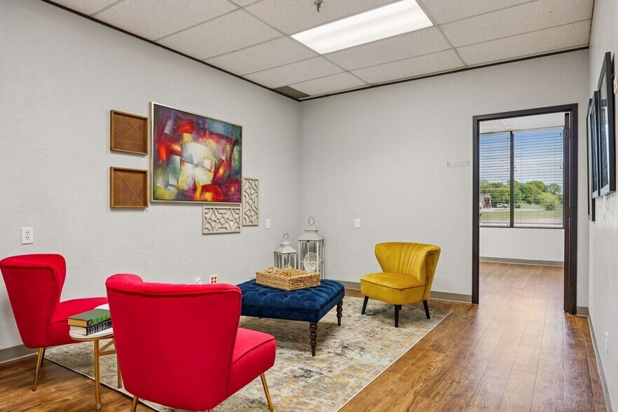 More Photos Of 1800 Teague Dr, Sherman Office For Sale