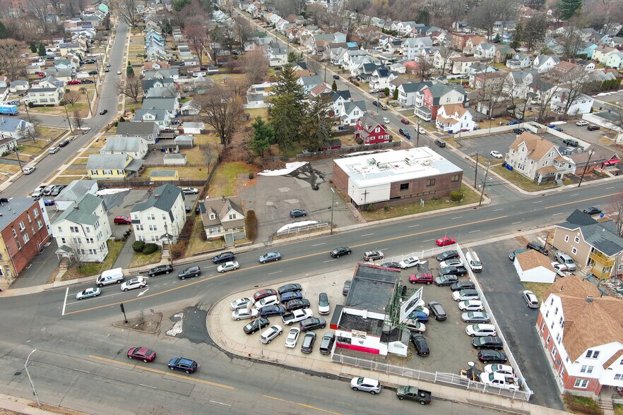 More Photos Of 385 New Park Ave, Hartford Auto Repair For Sale