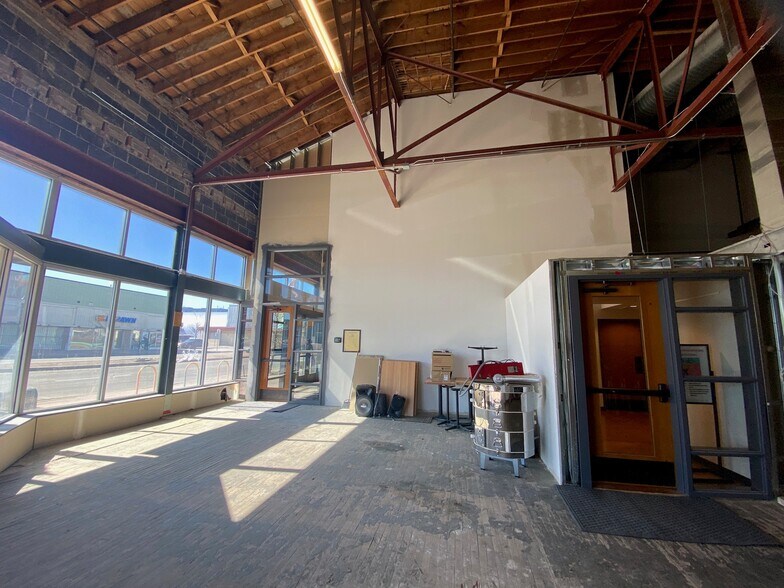 More Photos Of 9995 E Colfax Ave, Aurora Restaurant For Lease