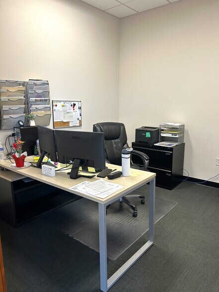 More Photos Of 6909 Seybold Rd, Madison Research And Development For Lease