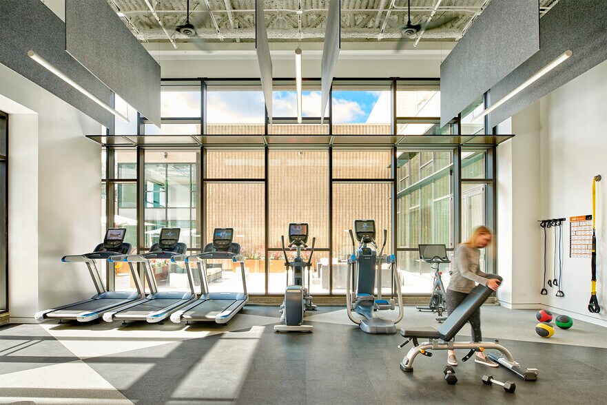 More Photos Of 444 Castro St, Mountain View Office For Lease