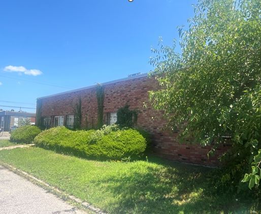 Primary Photo Of 27 Grand Ave, Farmingdale Industrial For Lease