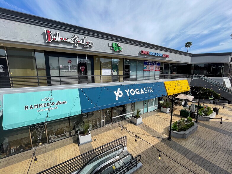 More Photos Of 12265 Ventura Blvd, Studio City Storefront For Lease