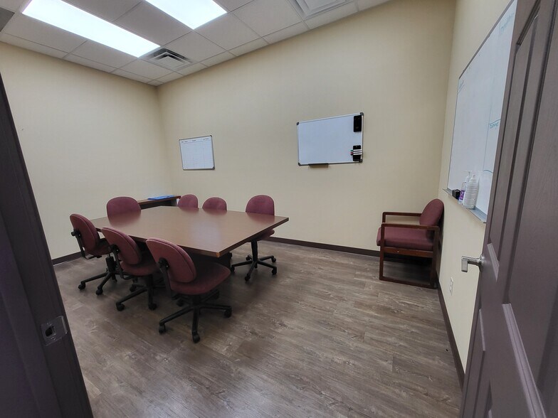 More Photos Of 3025 S Main St, Joplin Storefront Retail Office For Lease