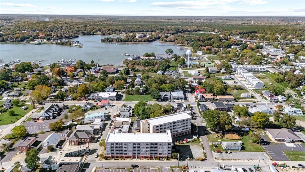 More Photos Of 100 Taylor St, Colonial Beach Storefront Retail Office For Sale