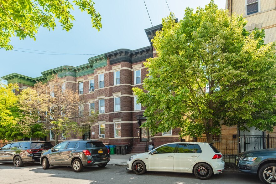 More Photos Of 3093 43rd St, Astoria Apartments For Sale