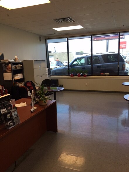 More Photos Of 6225 State Rd, Philadelphia Warehouse For Lease