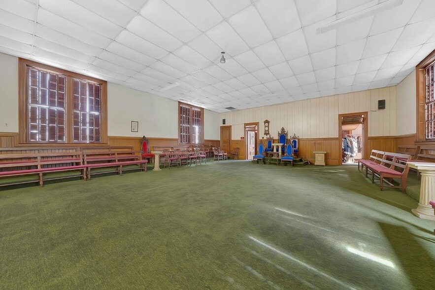 More Photos Of 4 Main St, Jackson General Retail For Sale