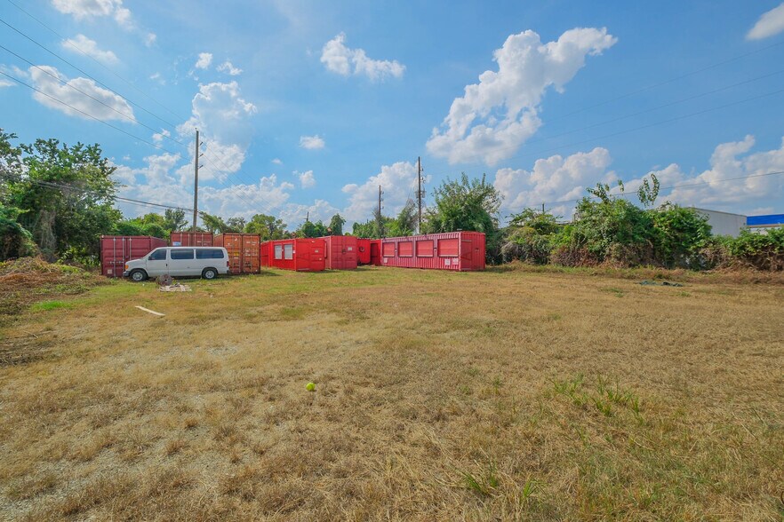 More Photos Of 7830 Highway 90A, Sugar Land Warehouse For Lease