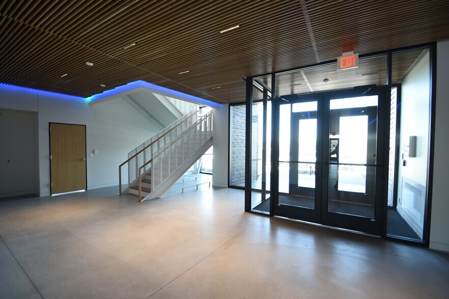 More Photos Of 5651 38th St S, Fargo Office For Lease