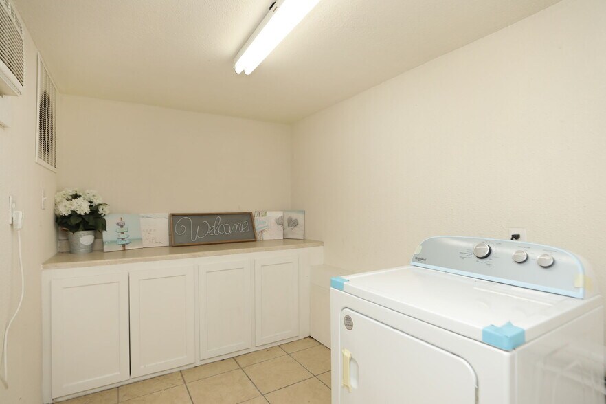 More Photos Of 912 Church St, Galveston Apartments For Sale