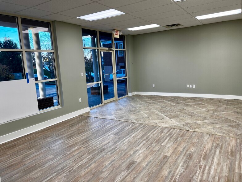 More Photos Of 12925 Booker T Washington Hwy, Hardy Storefront Retail Office For Lease