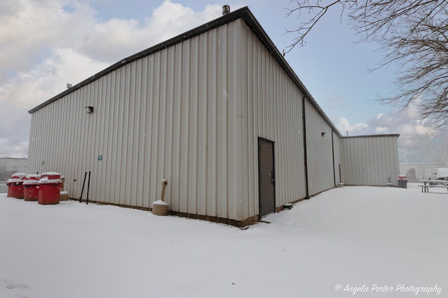 More Photos Of 947 Carney Ct, Antioch Industrial For Sale