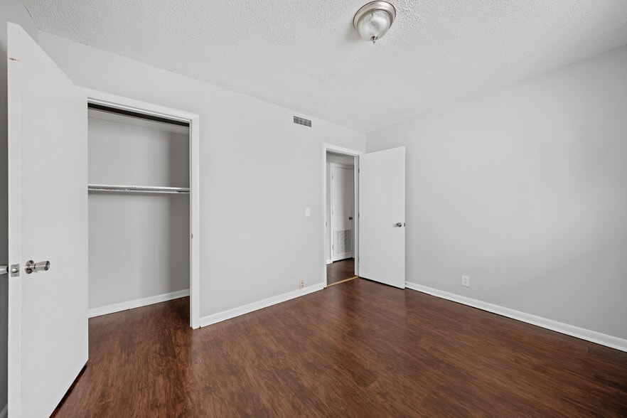 More Photos Of 1200 WH Davis Dr, Nashville Apartments For Sale