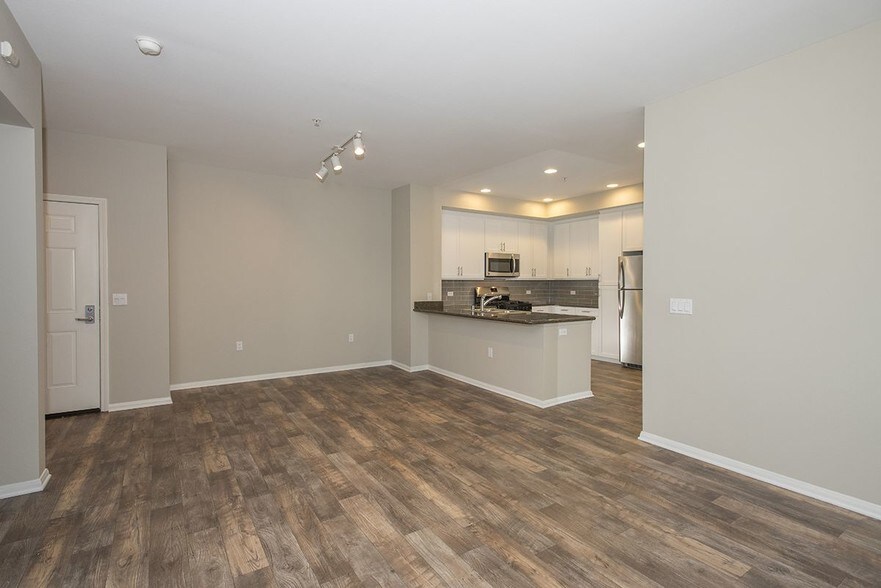 More Photos Of 700 S Myrtle Ave, Monrovia Apartments For Lease