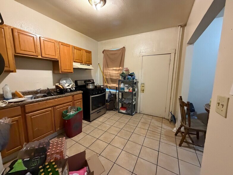 More Photos Of 1328 W Greenfield Ave, Milwaukee Apartments For Sale