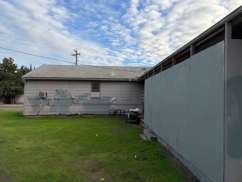 More Photos Of 217 Percy Ave, Yuba City Storefront For Sale