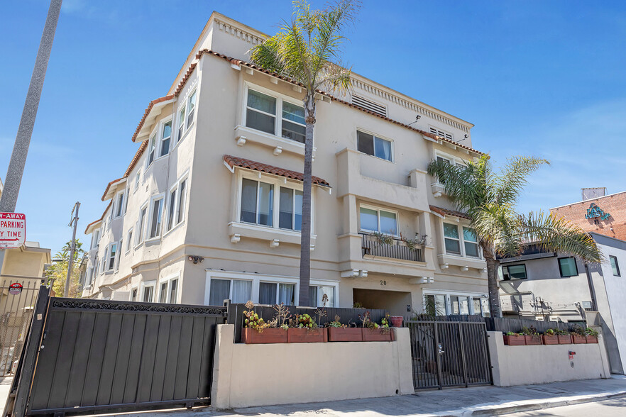 Primary Photo Of 20 Brooks Ave, Venice Apartments For Sale