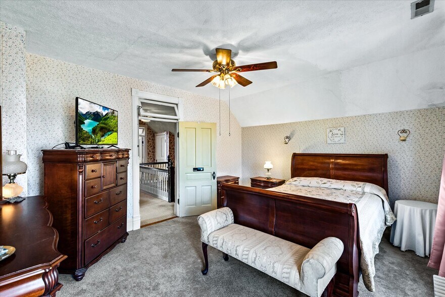 More Photos Of 115 E Broaddus Ave, Bowling Green Apartments For Sale