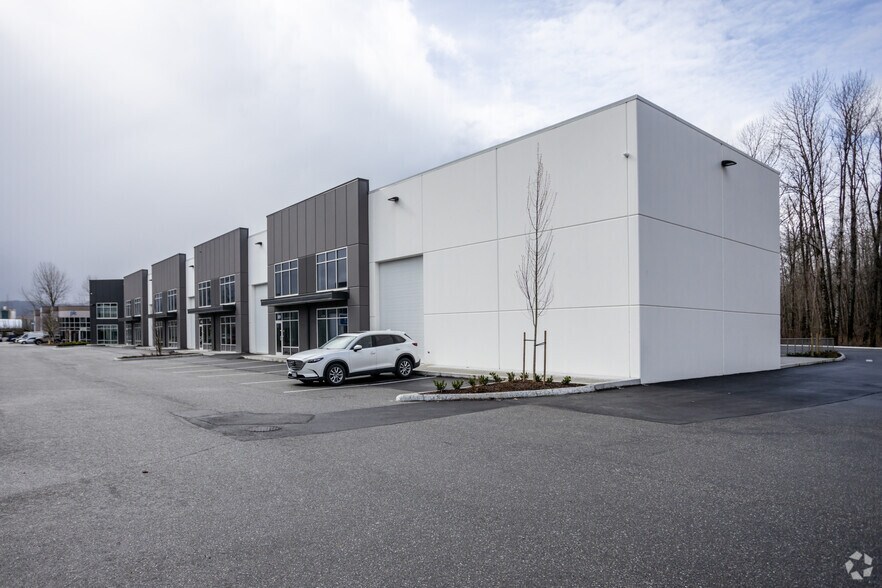 More Photos Of 44921 Commercial Crt, Chilliwack Warehouse For Lease