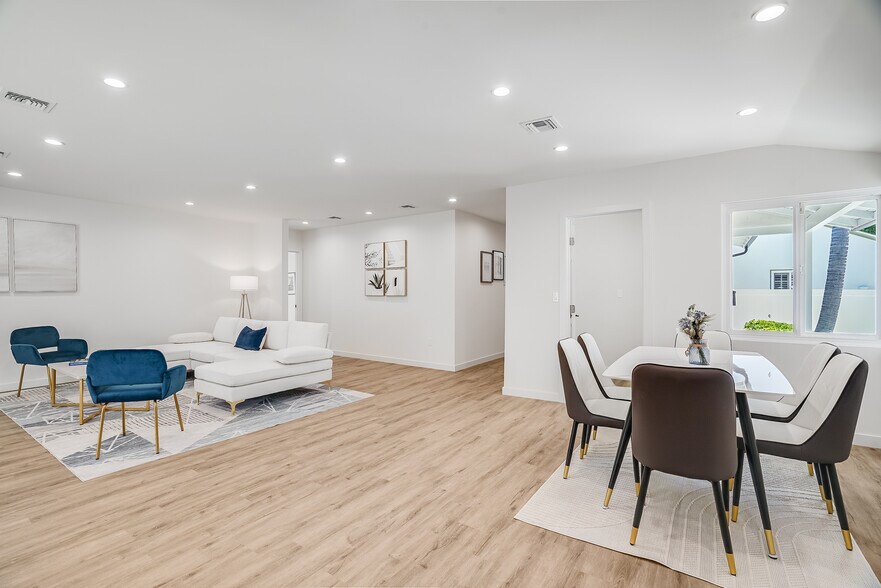 More Photos Of 7008 Encino Ave, Van Nuys Apartments For Sale