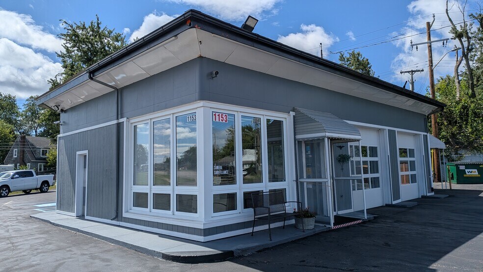 More Photos Of 1153 Baldwin Ave, Pontiac Auto Dealership For Sale