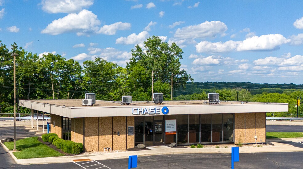 More Photos Of 602-606 Taywood Rd, Englewood Unknown For Lease