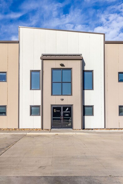 More Photos Of 3080 Airport Dr, Erie Flex For Sale