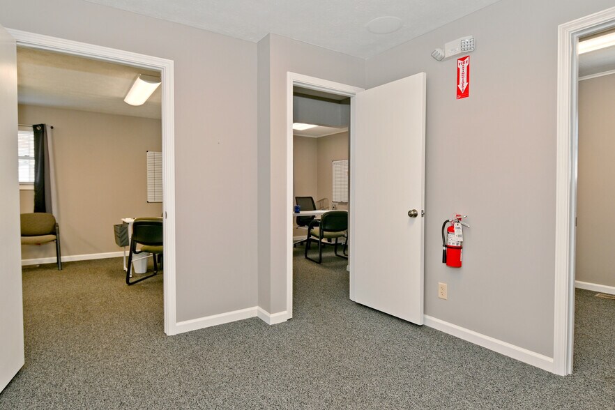 More Photos Of 1030 E Morgan St, Martinsville Office For Sale