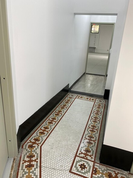 More Photos Of 3208 3rd Ave, Bronx Office For Lease