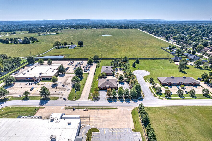 More Photos Of 1479 Executive Pl, Springdale Medical For Sale