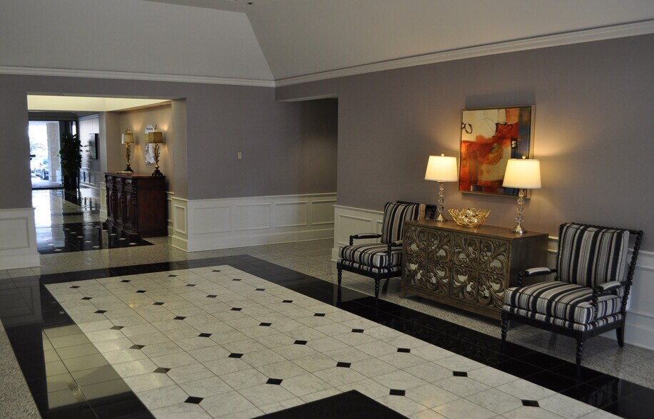 More Photos Of 5005 Woodway Dr, Houston Office For Lease