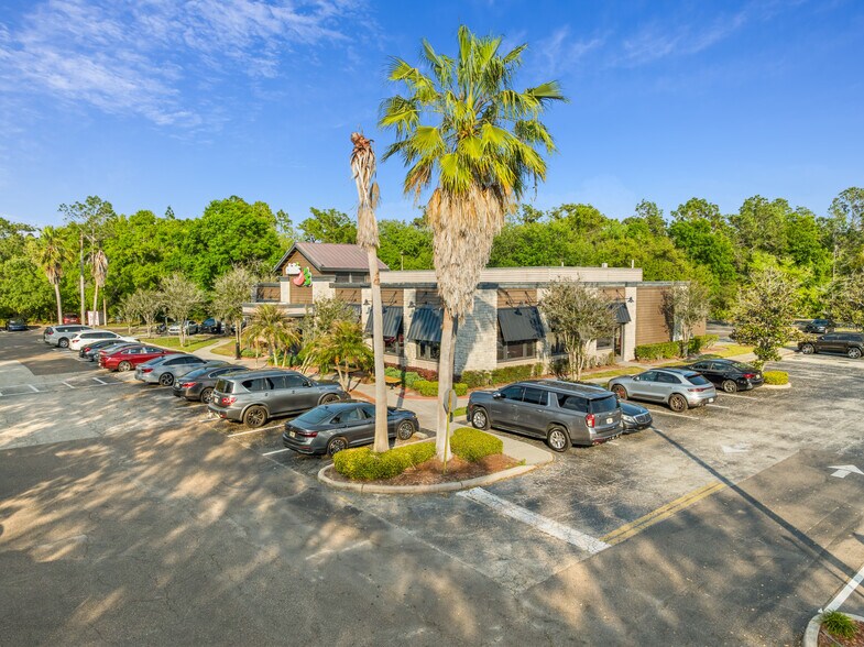 More Photos Of 17643 Bruce B Downs Blvd, Tampa Restaurant For Sale