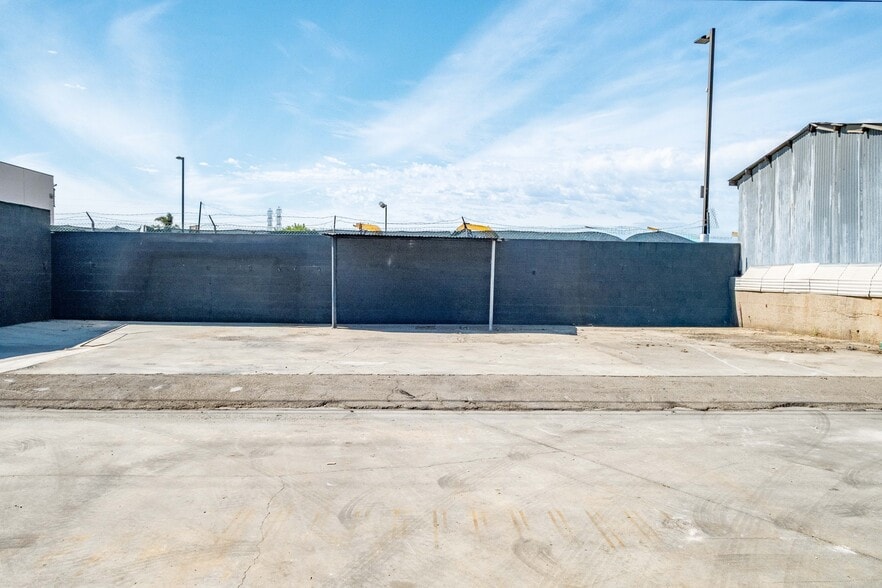 More Photos Of 8100 Electric Ave, Stanton Warehouse For Sale