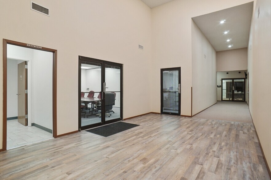 More Photos Of 6825 Manhattan Blvd, Fort Worth Medical For Sale
