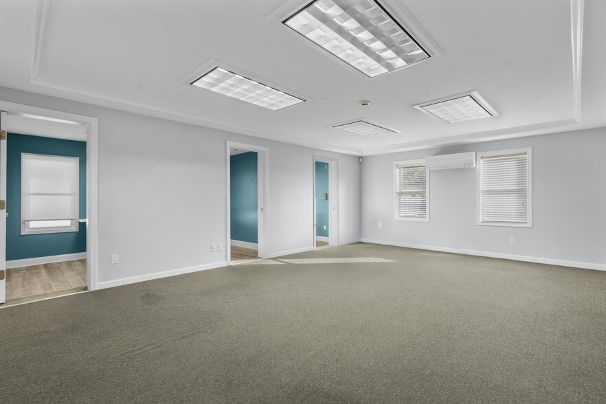 More Photos Of 256 Seaside Ave, Milford Medical For Lease