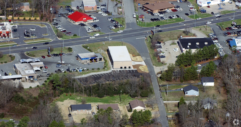More Photos Of 724 E Dixie Dr, Asheboro Storefront For Sale
