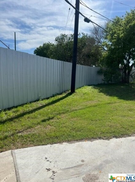 More Photos Of 1621 W Main St, Port Lavaca Land For Sale