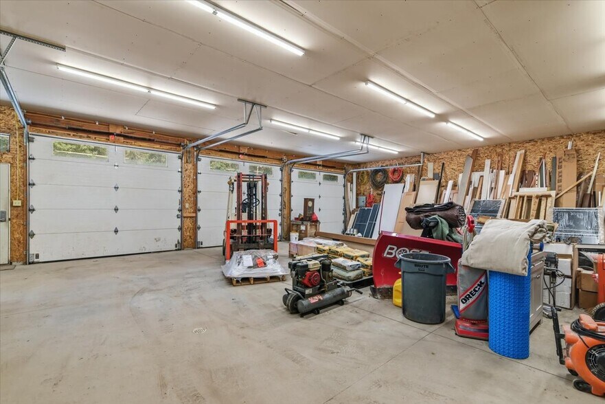 More Photos Of 424 PA-390, Tafton Light Manufacturing For Sale